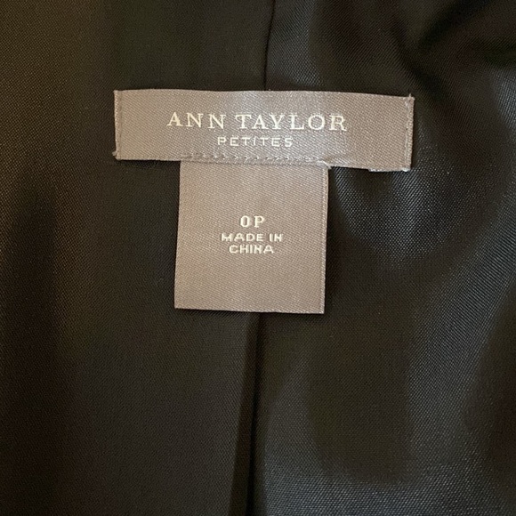 Ann Taylor black blazer. - Picture 7 of 7